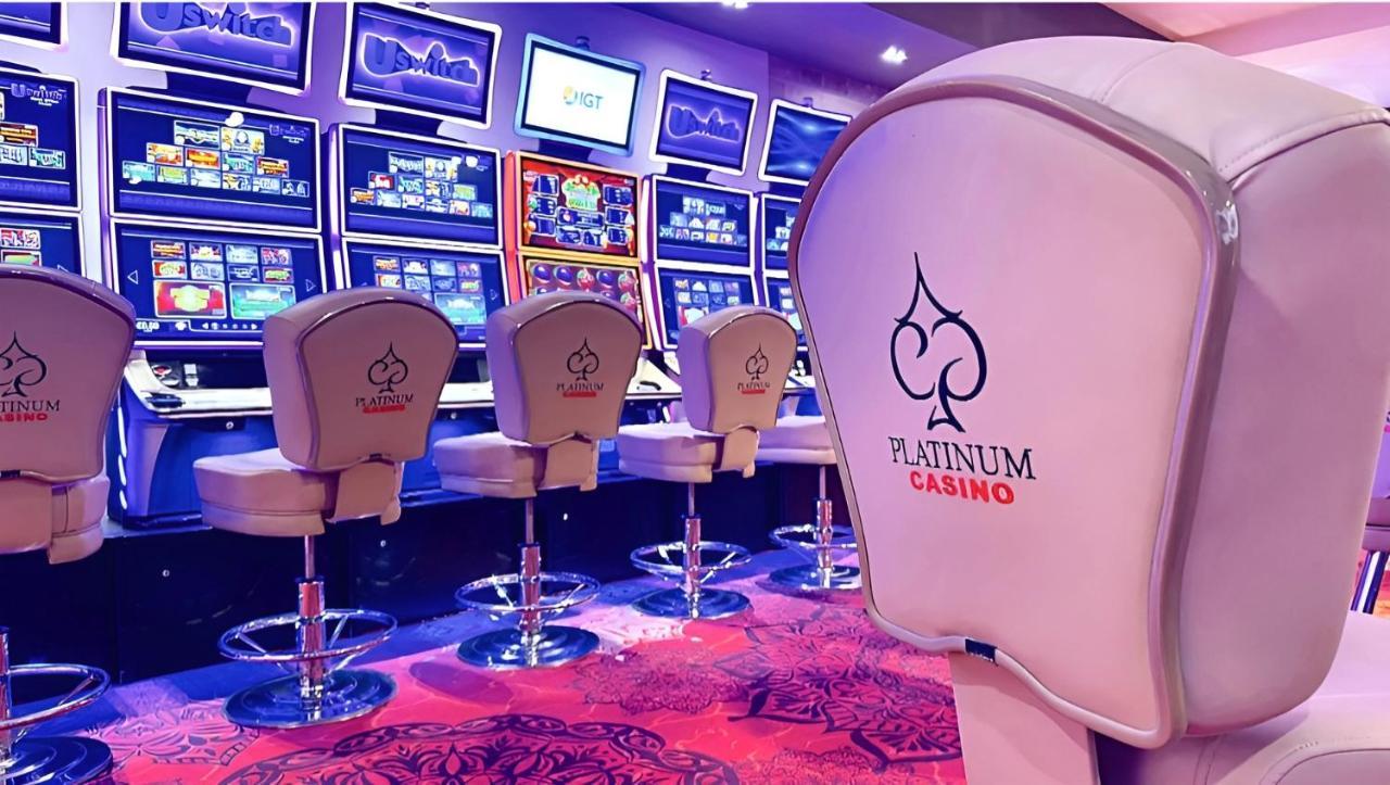 Platinum Hotel And Casino Банско Экстерьер фото